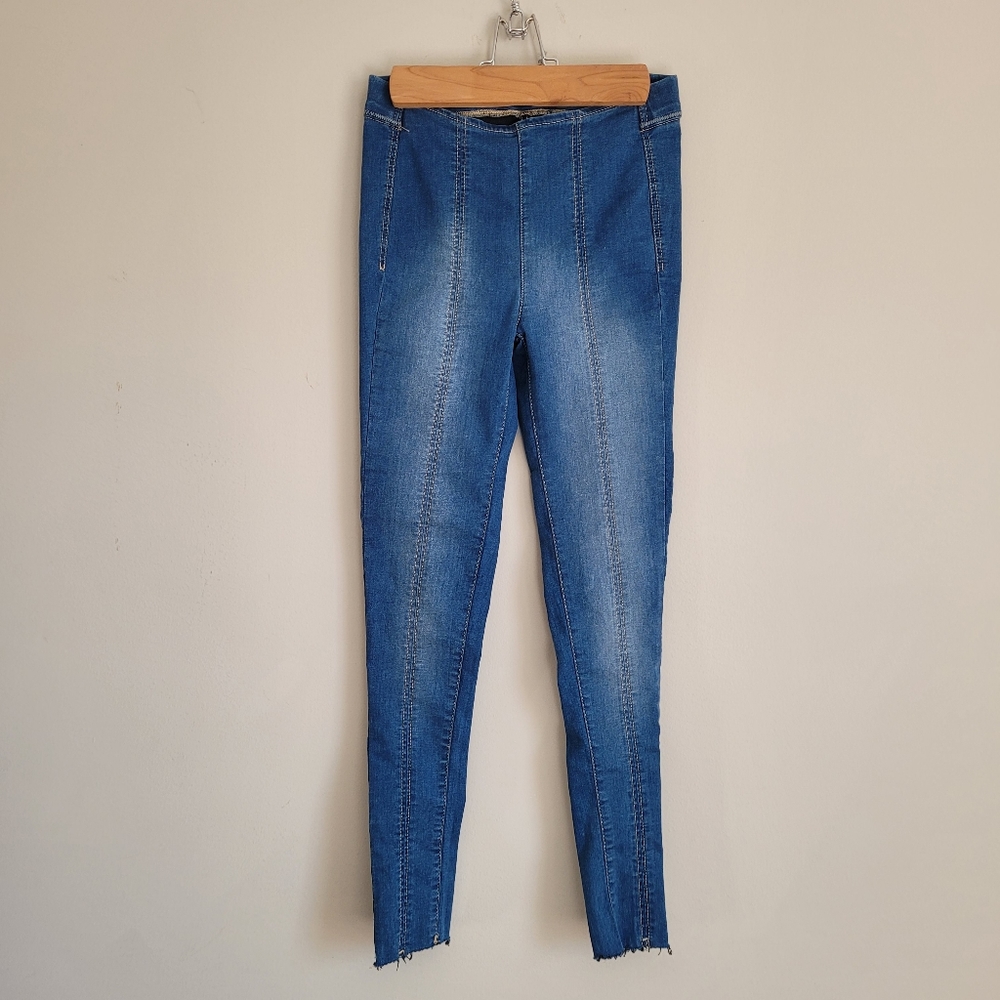 Free People Skinny Jeans w/ Stretch